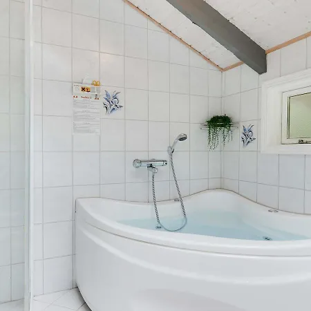 Three-bedroom Holiday In Hemmet 15 * Falen